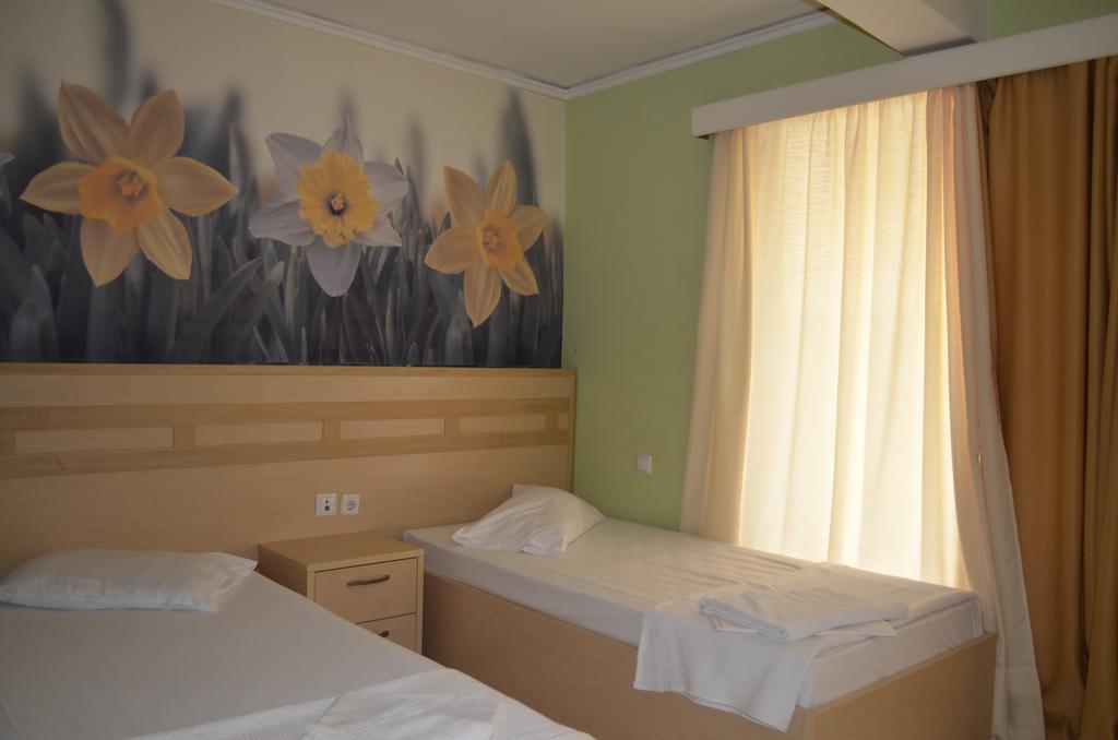 Fontana Rooms Mytilíni Exterior foto